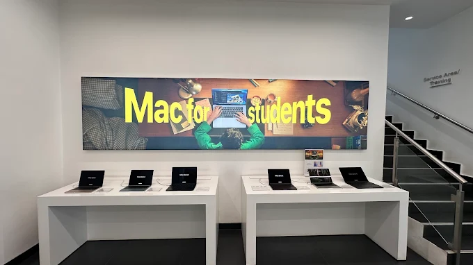 Unicorn-Flagship Apple Reseller-Ahmedabad One Mall store image