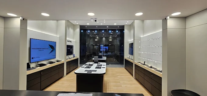 Samsung Experience Store- Shubh Gateway store image 3