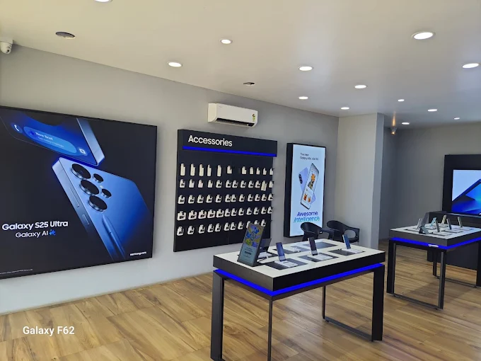 Samsung Experience Store- Metoda, Rajkot store image 4