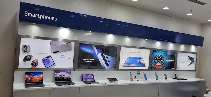 Samsung Experience Store- Malad West Infinity Mall store image 3