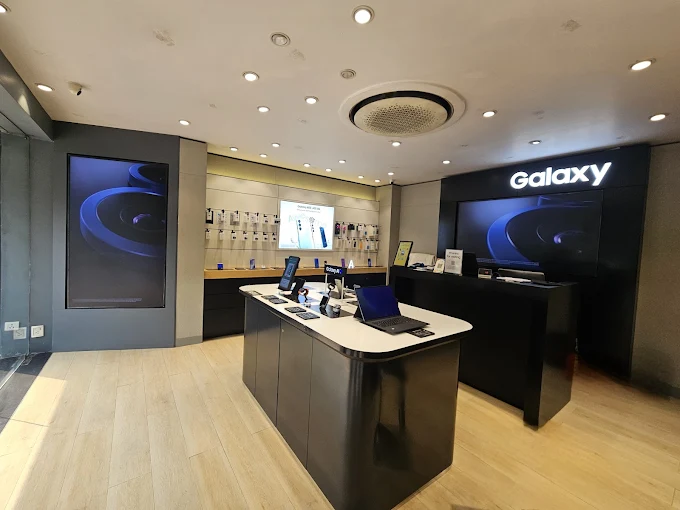 Samsung Experience Store- Rohini Sector 4 store image 3