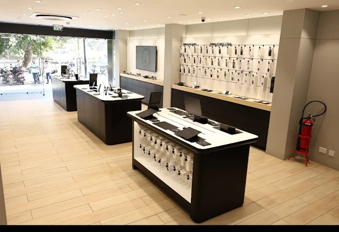 Samsung Experience Store- Maninagar store image 3