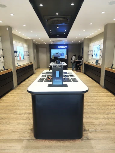 Samsung Experience Store- Adajan store image