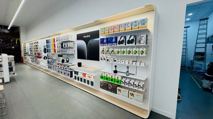 Aptronix-Apple Premium Reseller-Anna Nagar store image 3