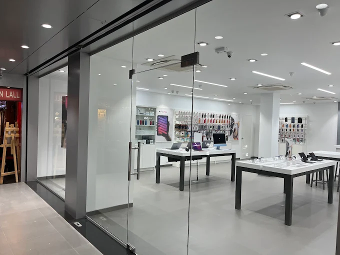 Aptronix - Apple Premium Reseller-South Ex - I Market store image 4