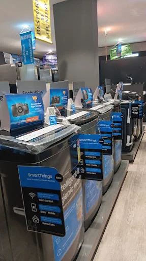 Samsung Smart Plaza - Nandee Finetronics-Navi Mumbai store image 4