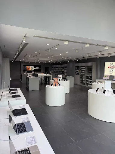 Aptronix-Apple Premium Reseller-Jubilee Hills store image