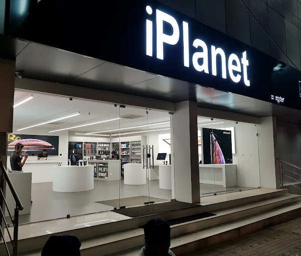 iPlanet -Apple Premium Reseller-Devasandra Layout store image 3