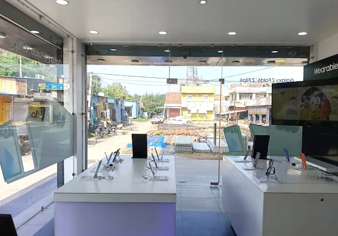 Samsung Experience Store- Jawahar Market, Patiala store image 4