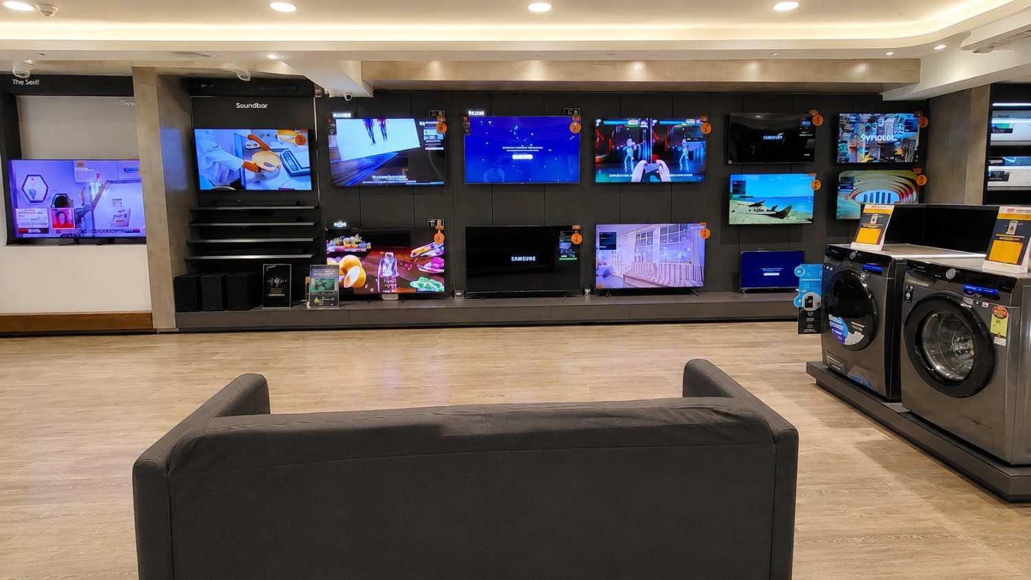 Samsung SmartPlaza - Bajaj Electroincs store image 3