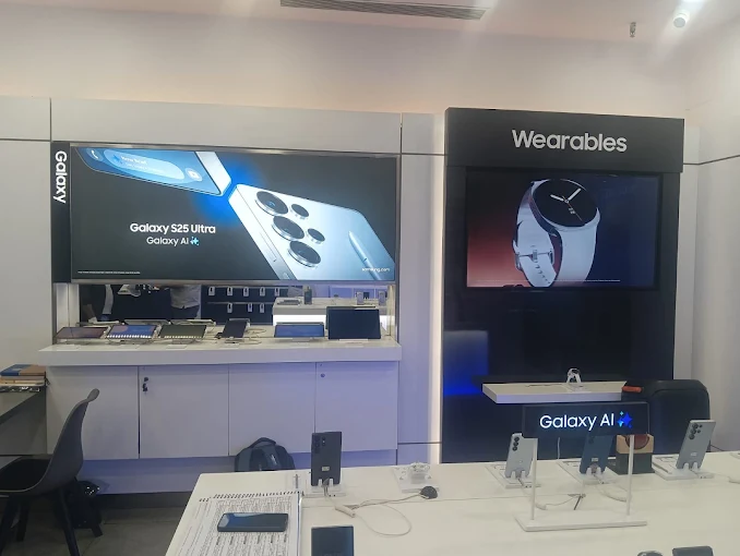 Samsung Experience Store- Wave Mall-Lucknow store image 3