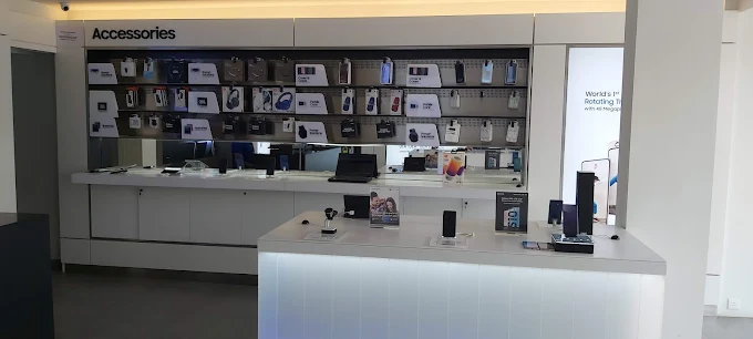Samsung Experience Store- Bapunagar store image 4