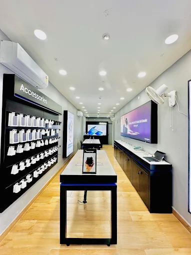 Samsung Experience Store- Mundera Chungi, Prayagraj store image 3