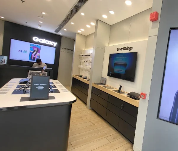 Samsung Experience Store- Sector 84, Gurugram store image 3