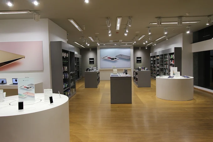 iMagine-Apple Premium Reseller-TTK Road- Alwarpet store image