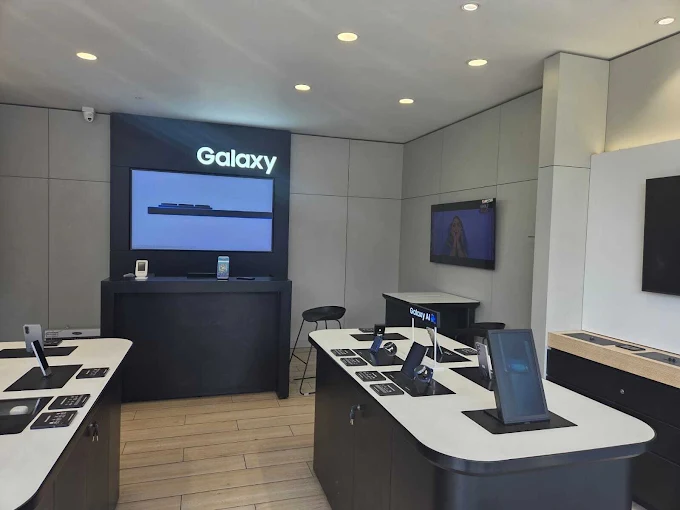 Samsung Experience Store- Rampur Garden, Bareilly store image