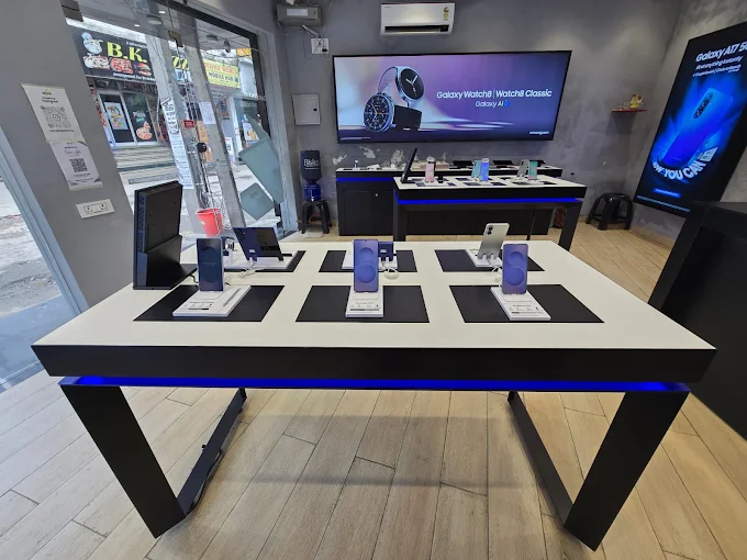Samsung Experience Store- Badarpur store image 3