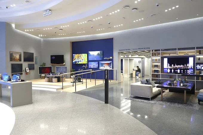 Samsung Flagship Store, Bandra East BKC store image 3