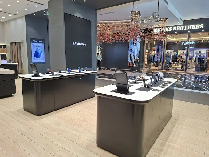 Samsung Experience Store- Palladium Ahmedabad store image