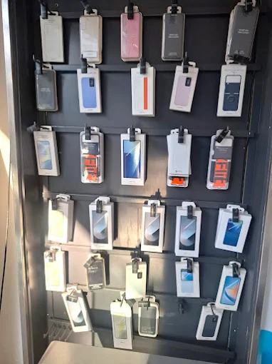 Samsung Experience Store- Arya Samaj Chowk store image 4