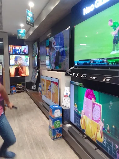 Samsung Smart Plaza - Nandee Finetronics - Kandivali West store image