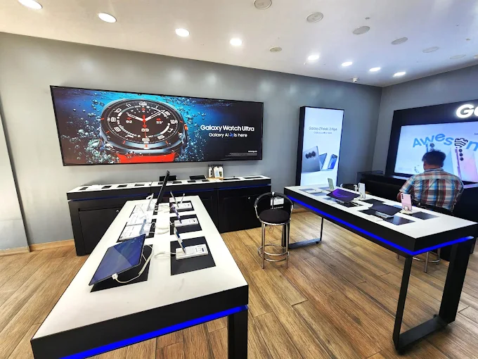 Samsung Experience Store- Hazi Rattan Road, Bathinda store image 4