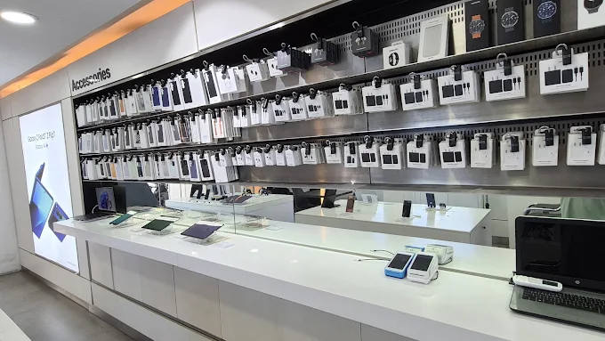 Samsung Experience Store- Besant Road store image 4