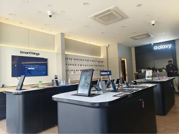 Samsung Experience Store-Kota, Ghatotkach Circle store image