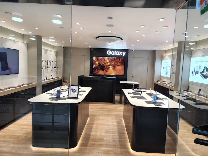 Samsung Experience Store- Ashiyana-Lucknow store image 4