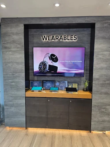 Samsung Experience Store- Begumpul, Meerut store image 4