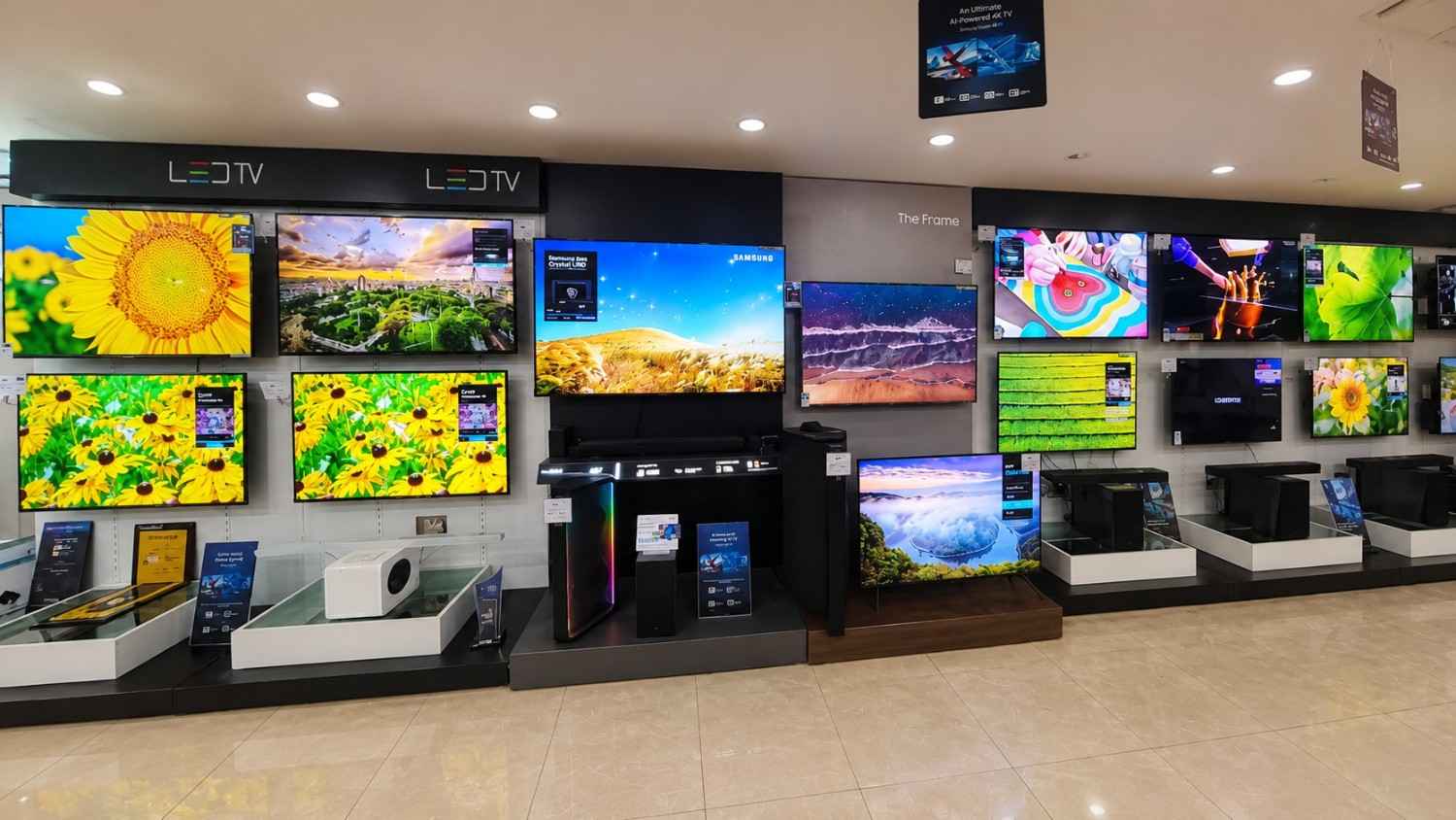 Samsung SmartPlaza - Esquire Electronics, Sardar Bazar, Meerut store image