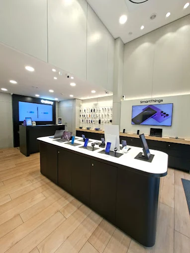 Samsung Experience Store- Pimple Saudagar store image 3