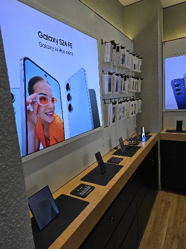 Samsung Experience Store- Kothrud Karve Road thumbnail 4