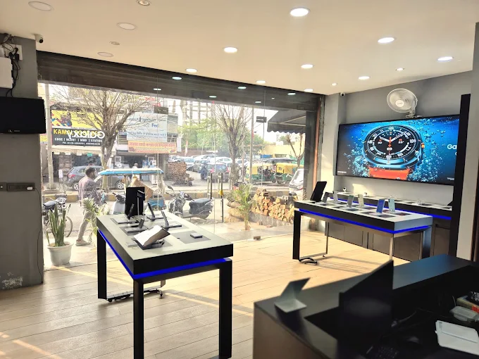 Samsung Experience Store- Sector 55, Faridabad store image 3