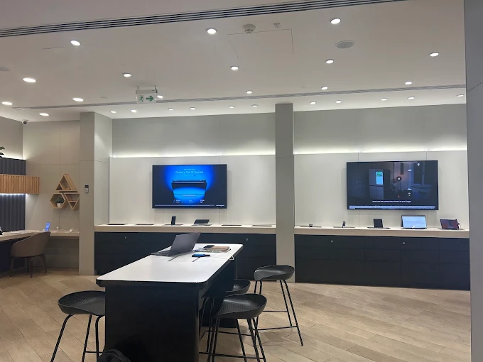 Samsung Experience Store- Inorbit Mall store image 4