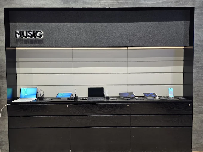 Samsung Experience Store- Vegas Mall thumbnail 4