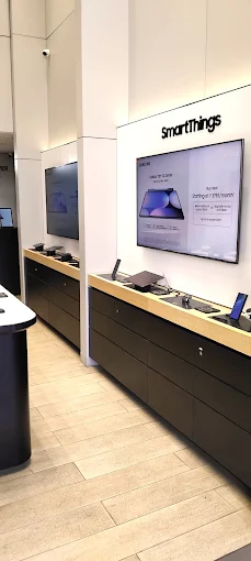 Samsung Experience Store- Dhanori store image 3