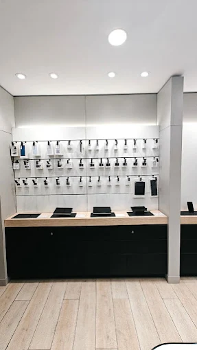 Samsung Experience Store- Purasaiwakkam store image 4