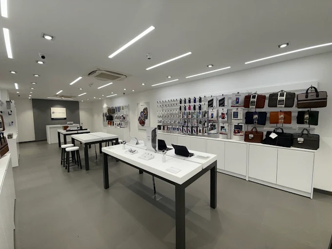 FUTURE WORLD- Apple Premium Reseller-Rajouri Garden store image