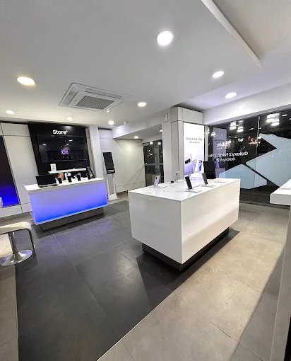 Samsung Experience Store- Vijayanagar store image 4
