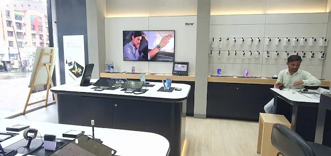 Samsung Experience Store- Meeta Nagar Kondhwa store image 3