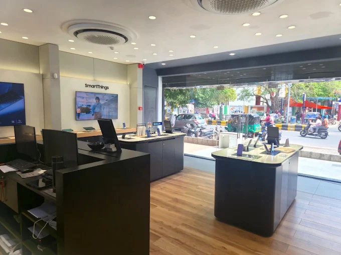 Samsung Experience Store- Nana Mava Road, Rajkot store image 3