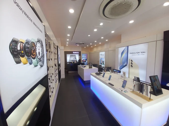 Samsung Experience Store- Najafgarh Durgapuri store image 3