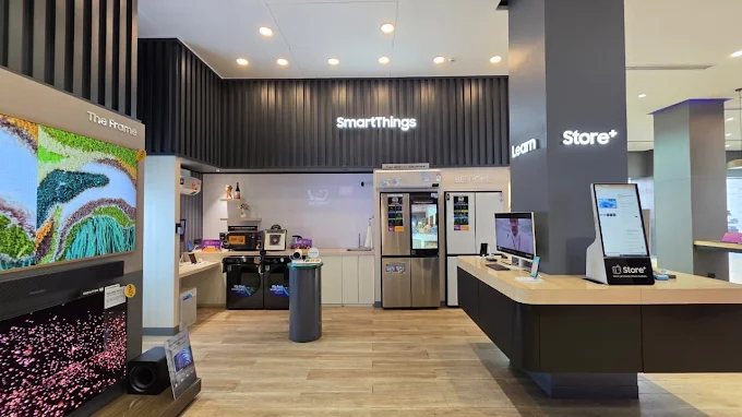 Samsung Experience Store- Connaught Place store image 4