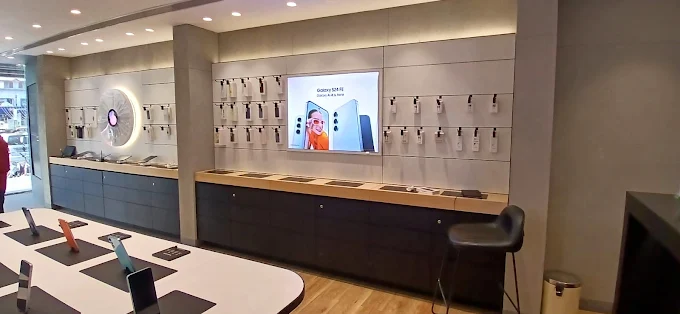 Samsung Experience Store- Old Padra Road, Vadodara store image 3