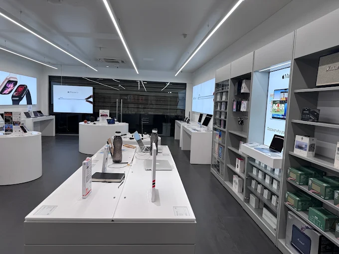 Unicorn-Apple Premium Partner-Sanghavi Kesari Rd store image 3