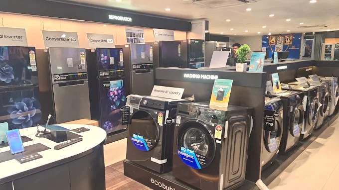 Samsung SmartPlaza - Parvati Electronics-Lucknow store image 3