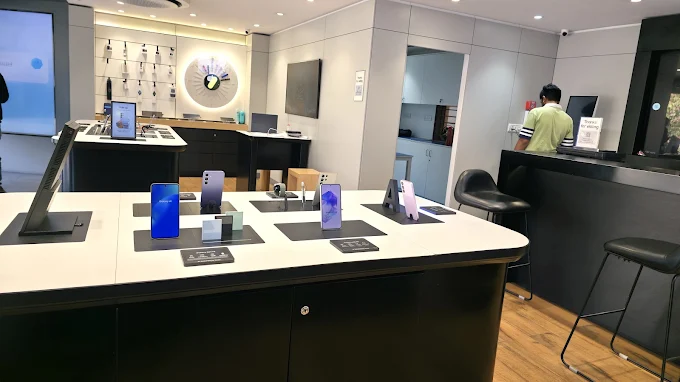 Samsung Experience Store- Vasna Road, Vadodara store image 3