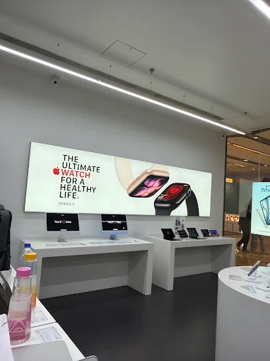 Unicorn-Apple Premium Partner-Pavillion Mall store image 3