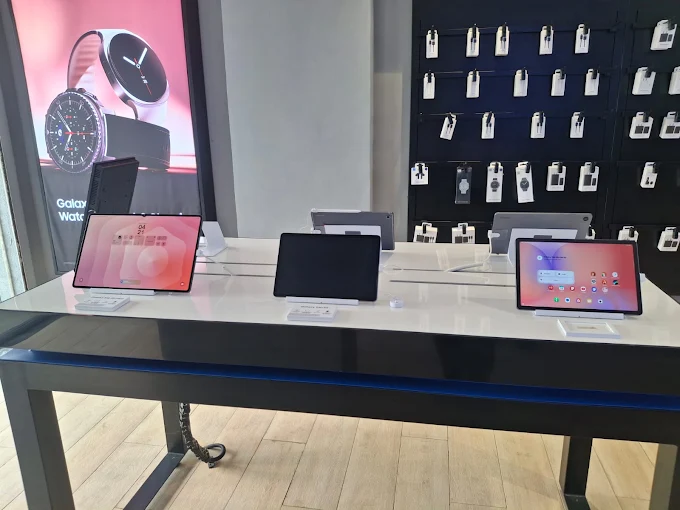Samsung Experience Store- Chakan Road thumbnail 4